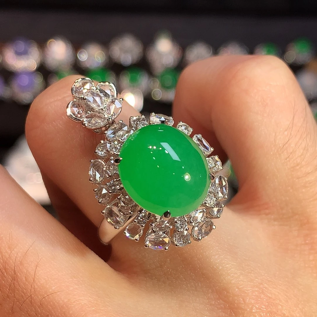 翡翠18K金镶嵌戒指高冰阳绿蛋面戒指吊坠两用款