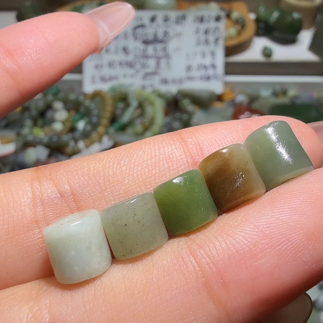 和田玉未镶嵌珠宝奇石