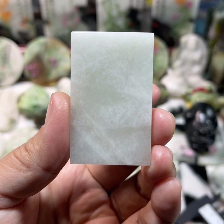 独山玉未镶嵌颈饰