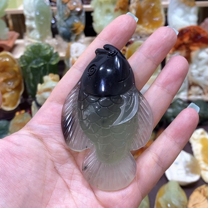 韩***华未镶嵌蛇纹石玉颈饰