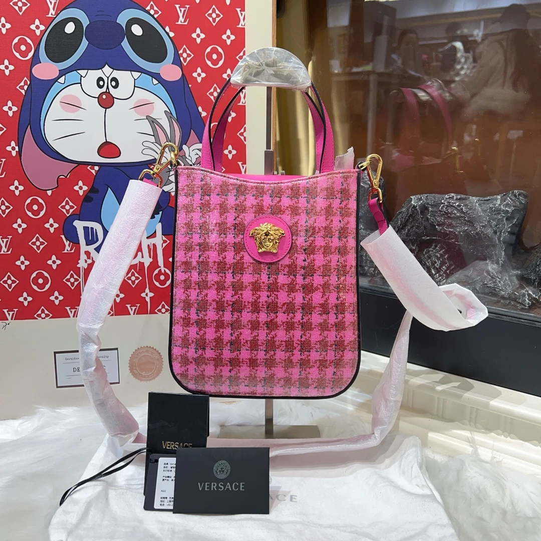 99新 VERSACE/范思哲 范思哲新款小琴谱手提斜挎包成色好 cj3542