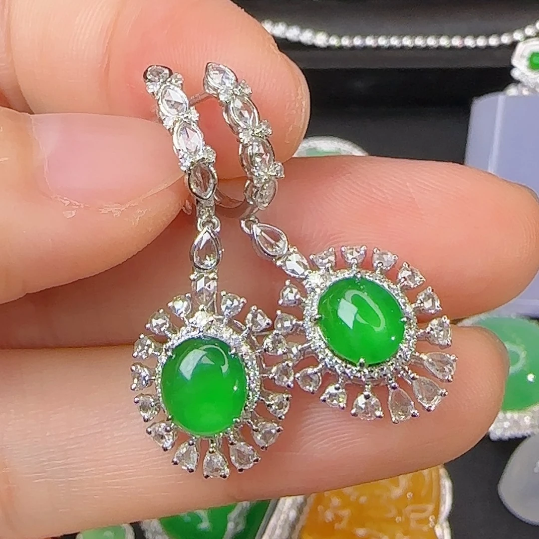 翡翠18K金镶嵌耳饰正阳绿蛋面