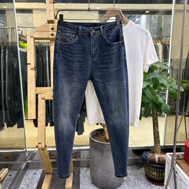 潮牌弹力修身小脚牛仔裤 百搭蓝色秋冬季新款男士裤子