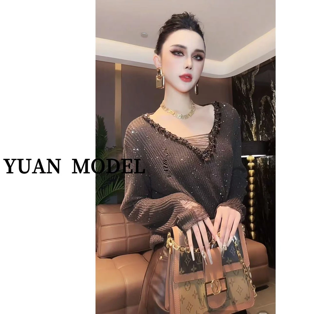 YUAN MODEL/媛老板-时尚潮牌V领钻亮片下摆破洞毛衣091044