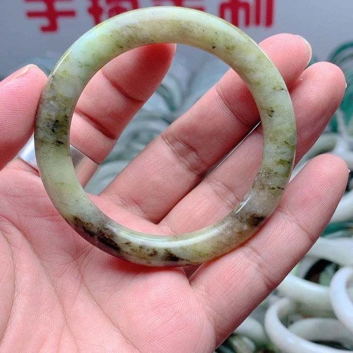 独山玉未镶嵌手镯53