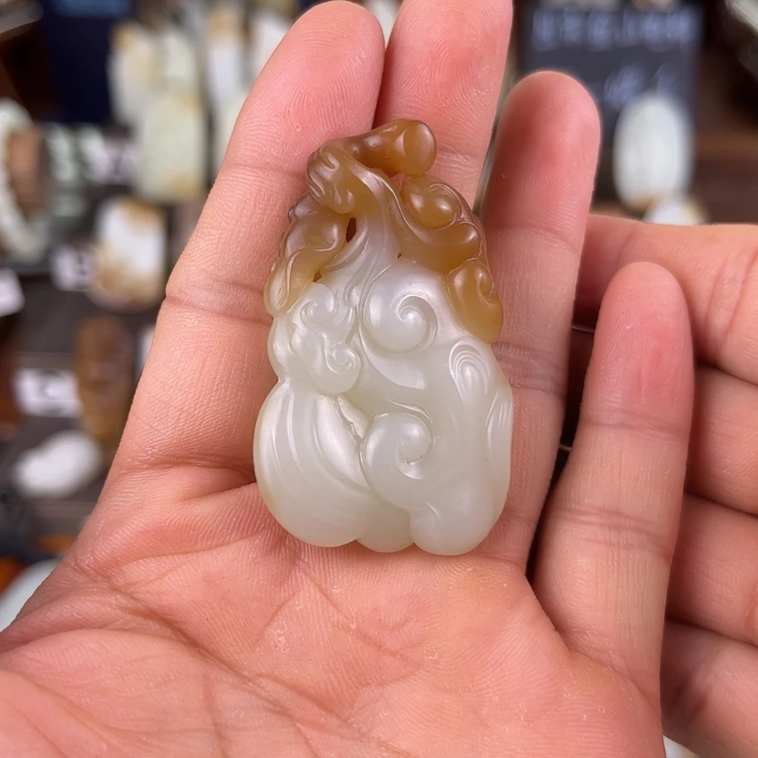 和田玉（糖玉）未镶嵌颈饰