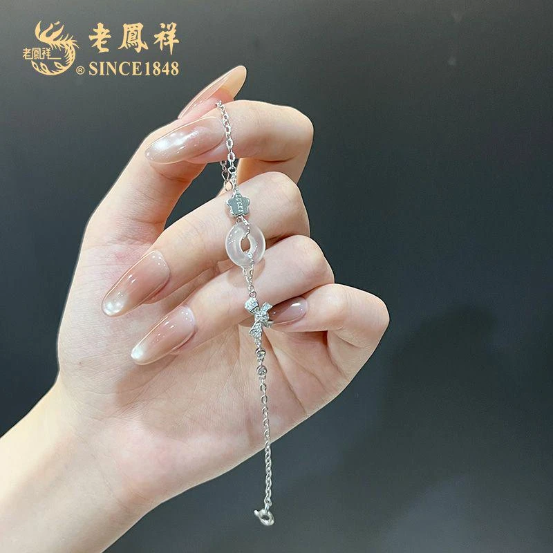 老鳯祥 925银手链 福扣圆满手链蝴蝶结平安扣福蝶精致优雅手饰