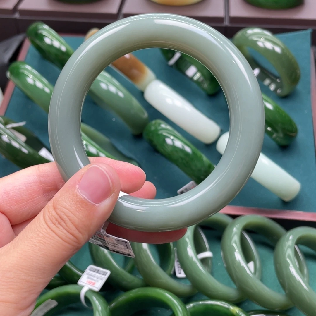 和田玉未镶嵌手镯6061