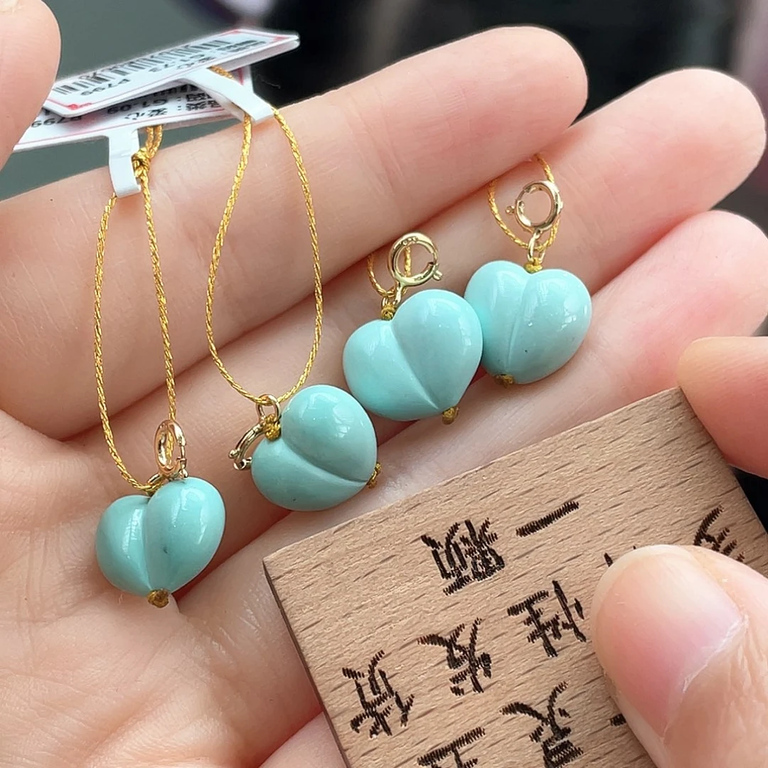 绿松石未镶嵌颈饰