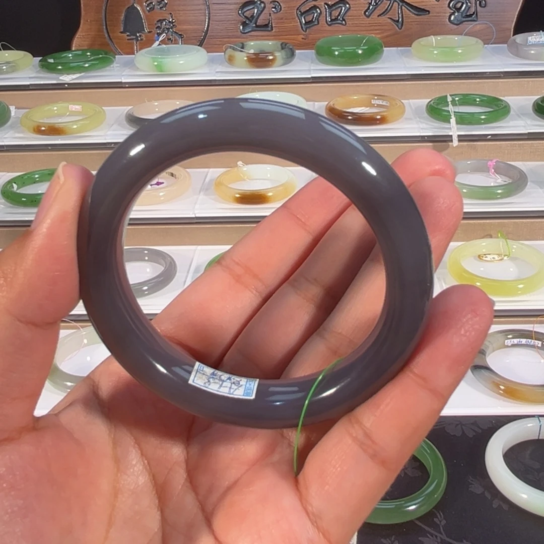 和田玉未镶嵌手镯浓紫