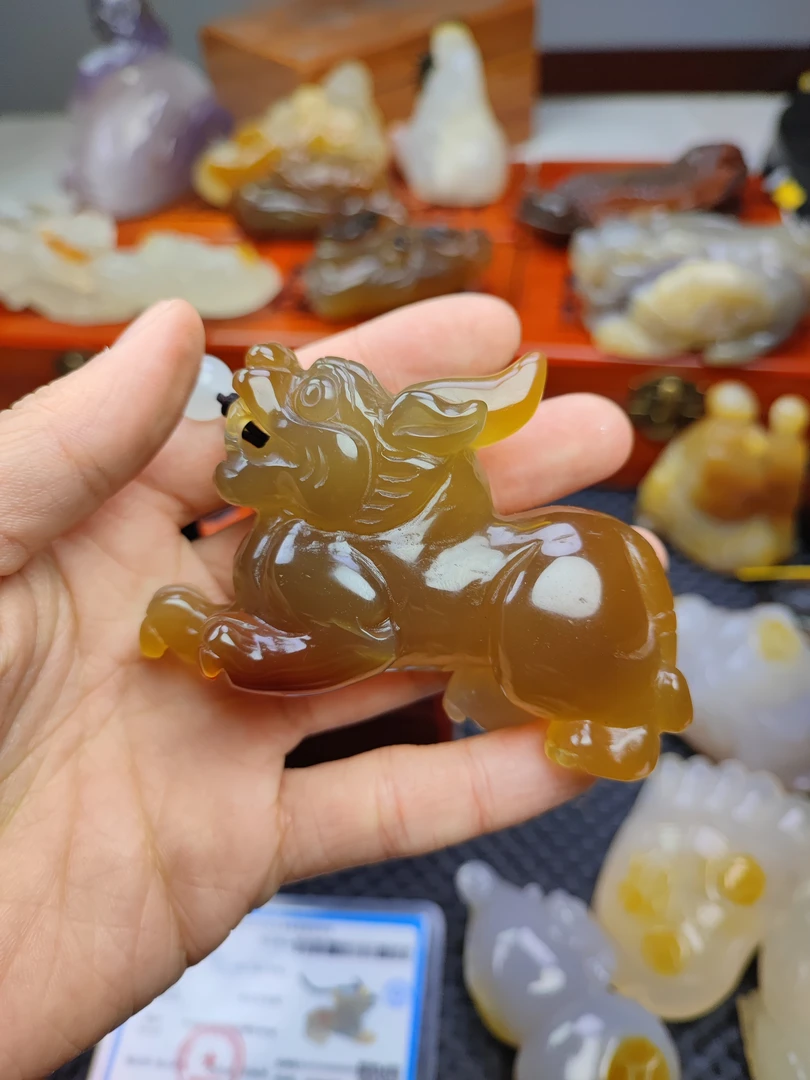 玛瑙玉髓手把件貔貅