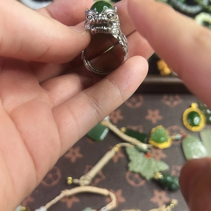 和田玉未镶嵌颈饰11