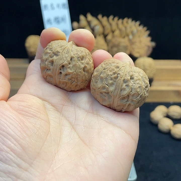 把件文玩核桃蛇皮元宝58