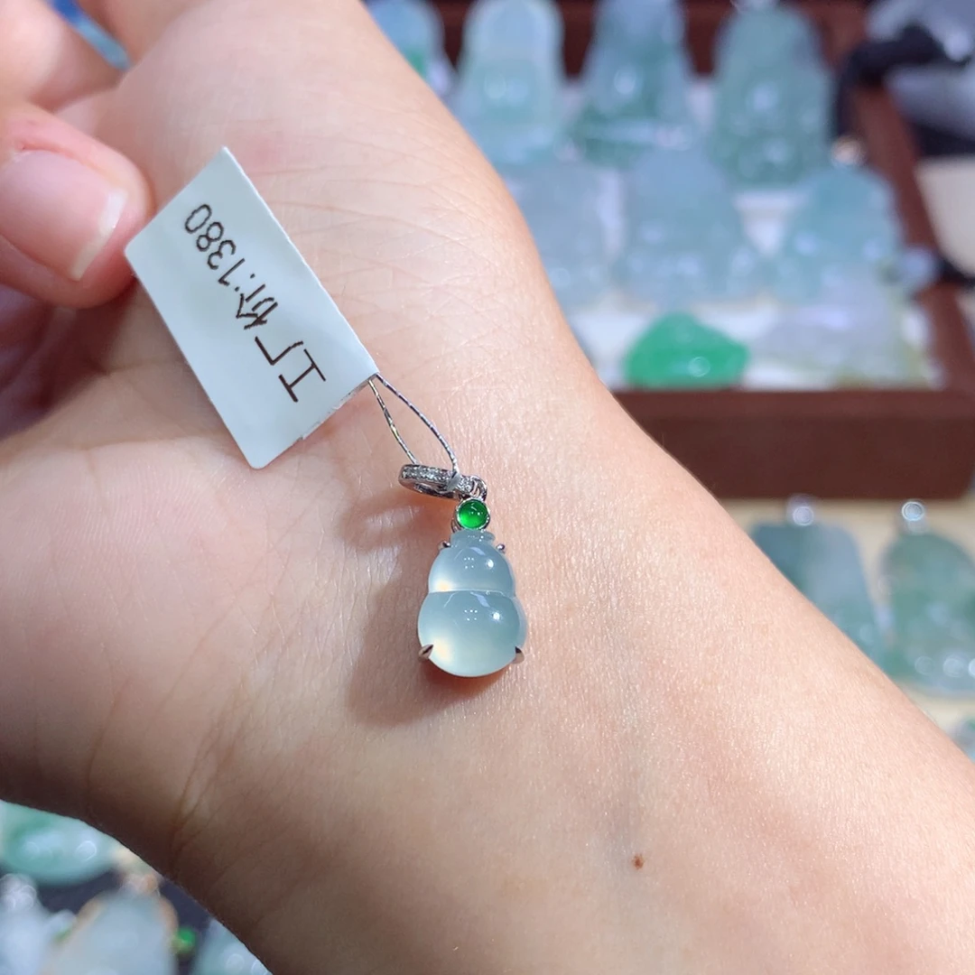 吊坠(不含链)18K金镶嵌翡翠葫芦