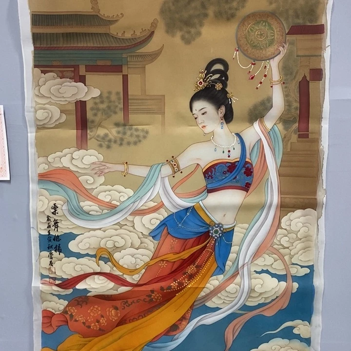 手绘作品等多种形式进行