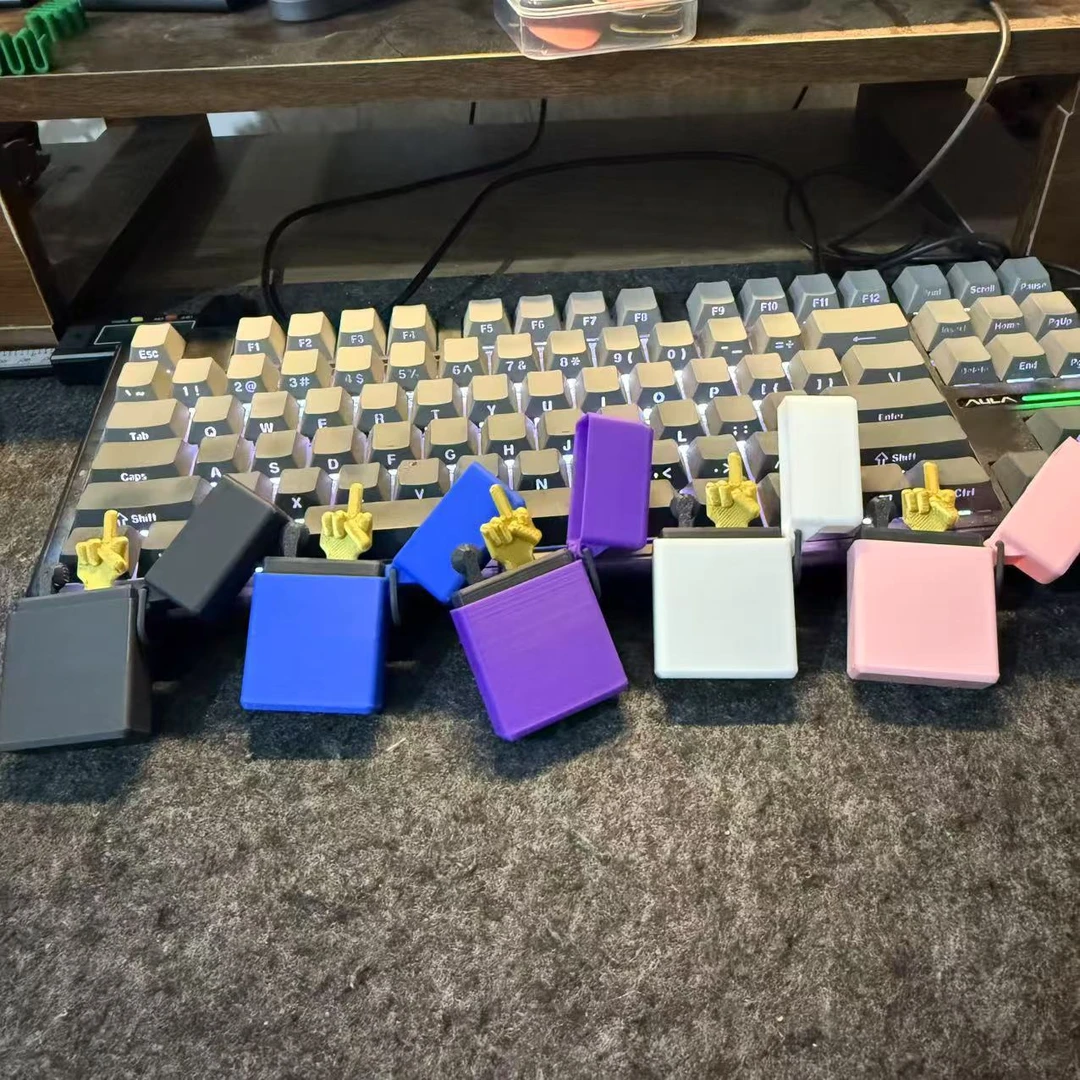 创意亚马逊新款Funny Middle Finger Lighter家居搞笑中指玩具