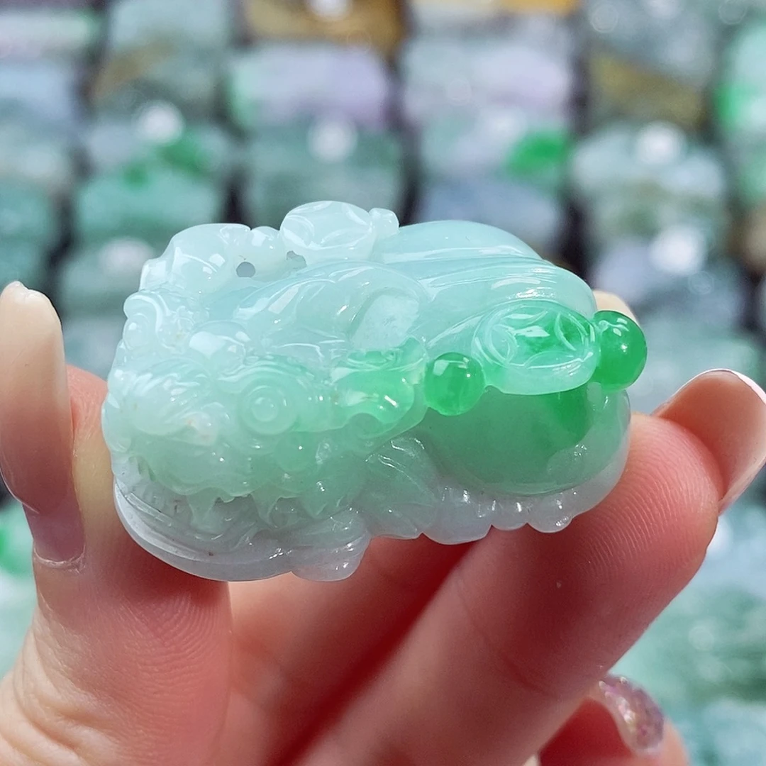 颈饰未镶嵌翡翠天然