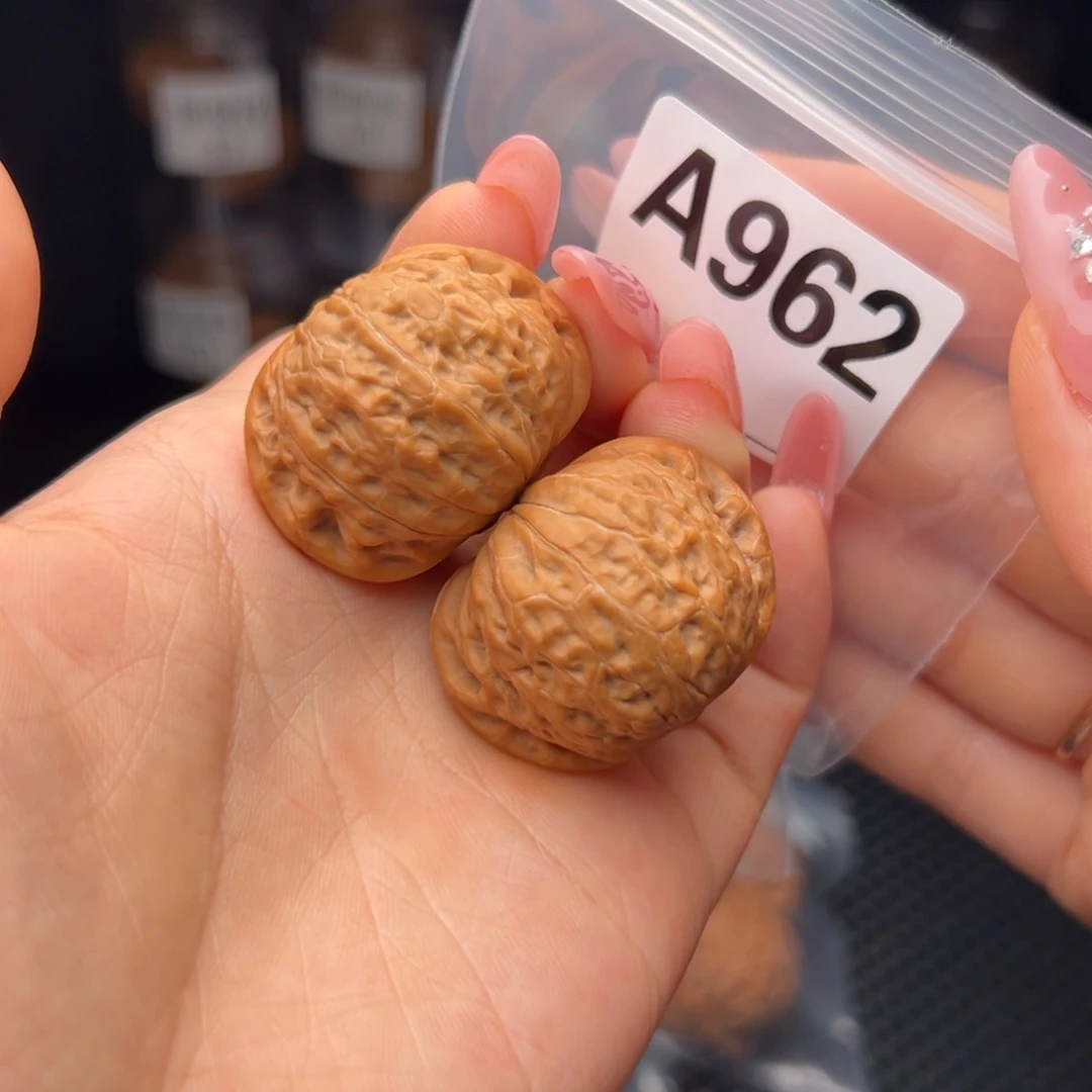 文玩核桃吊坠铁锤36