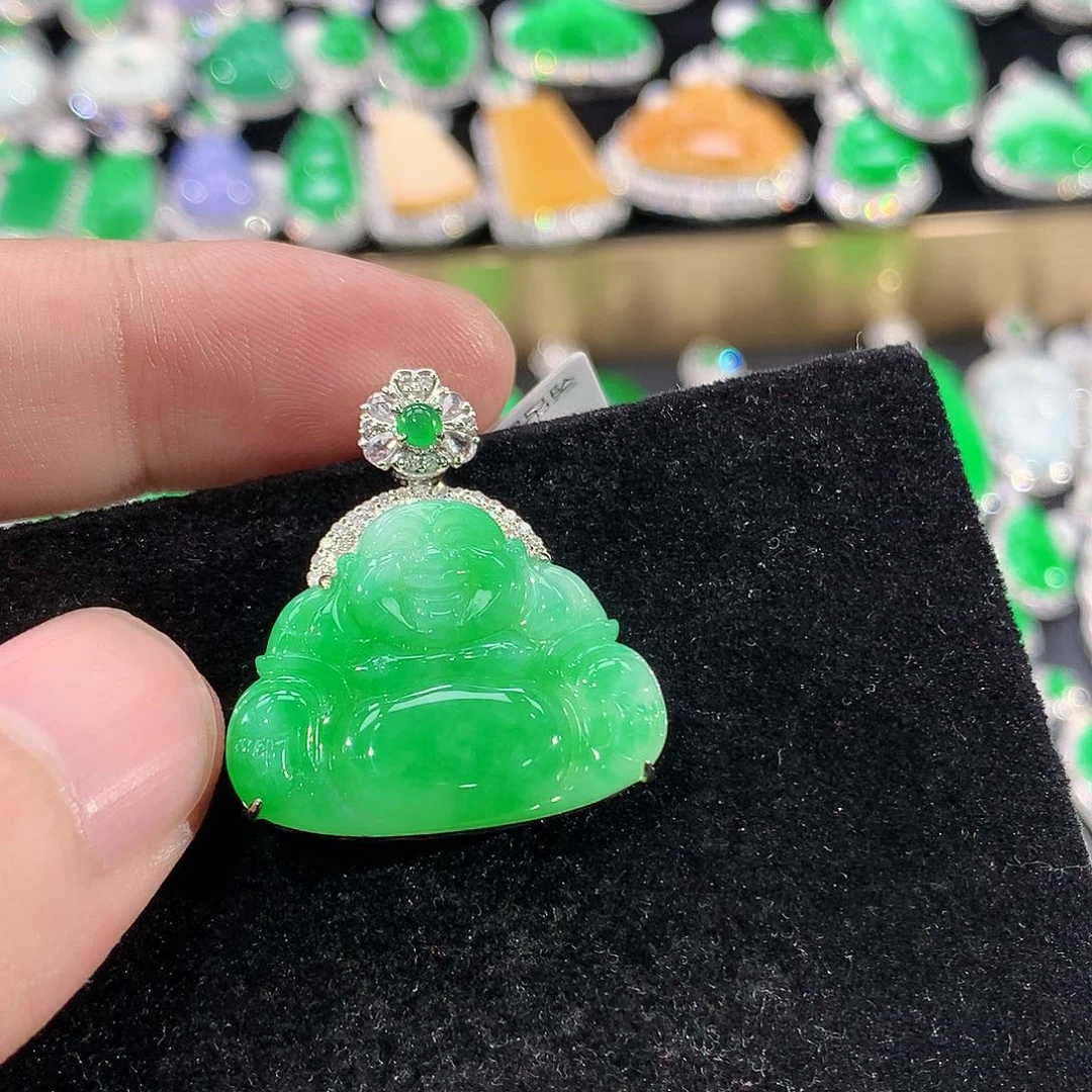 翡翠18K金镶嵌颈饰