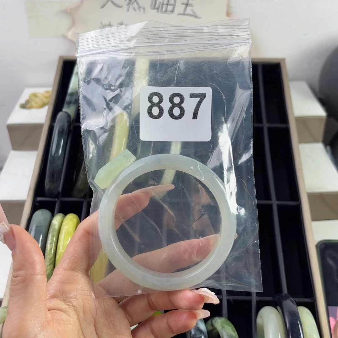 蛇纹石玉未镶嵌手镯山***耶