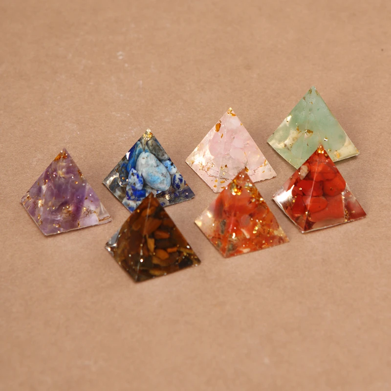 天然水晶碎石七色轮创意家居摆件金字塔工艺品礼品【1354】