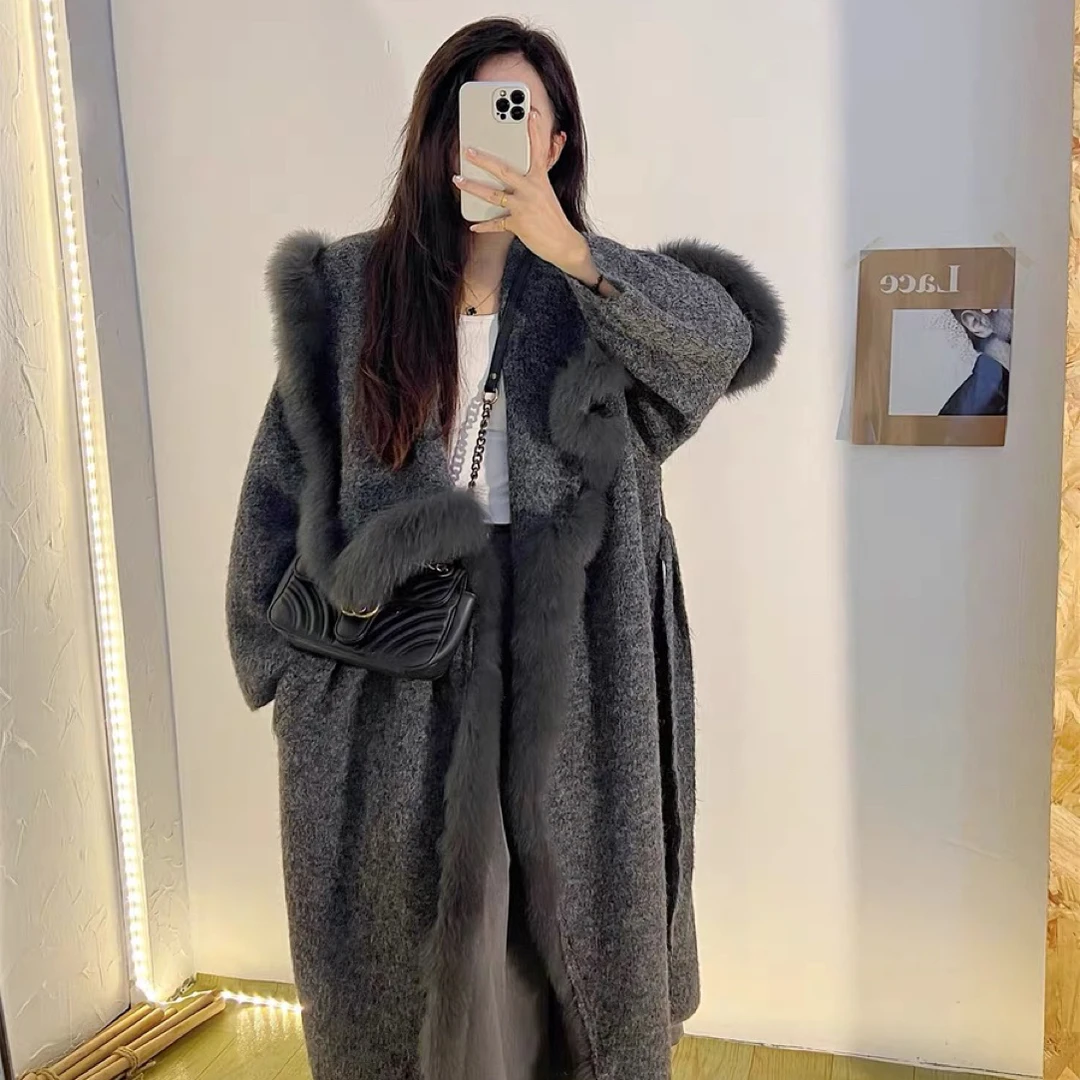 慵懒风大翻领毛衣外套女秋冬2025新款狐狸毛长款宽松气质针织外套
