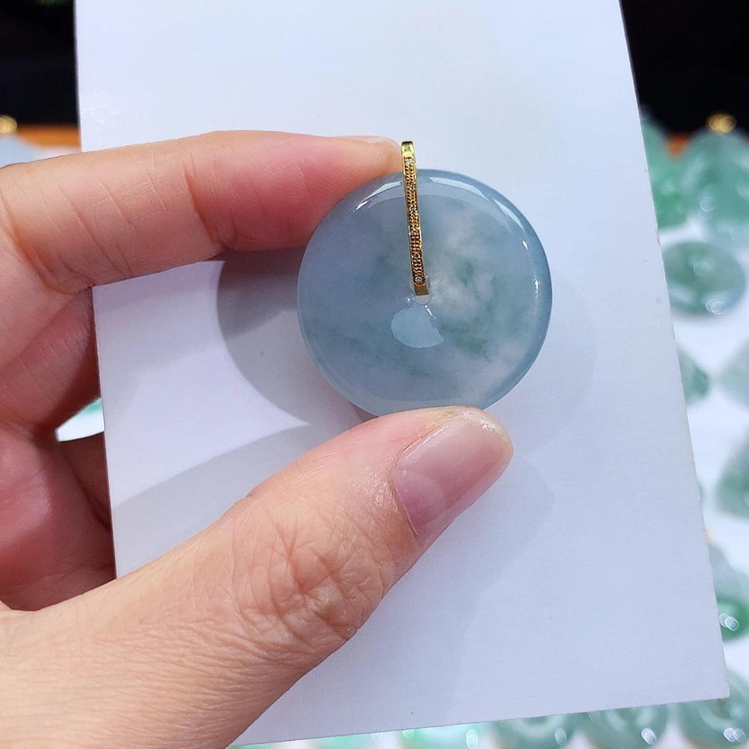 翡翠18K金镶嵌颈饰翡翠吊坠