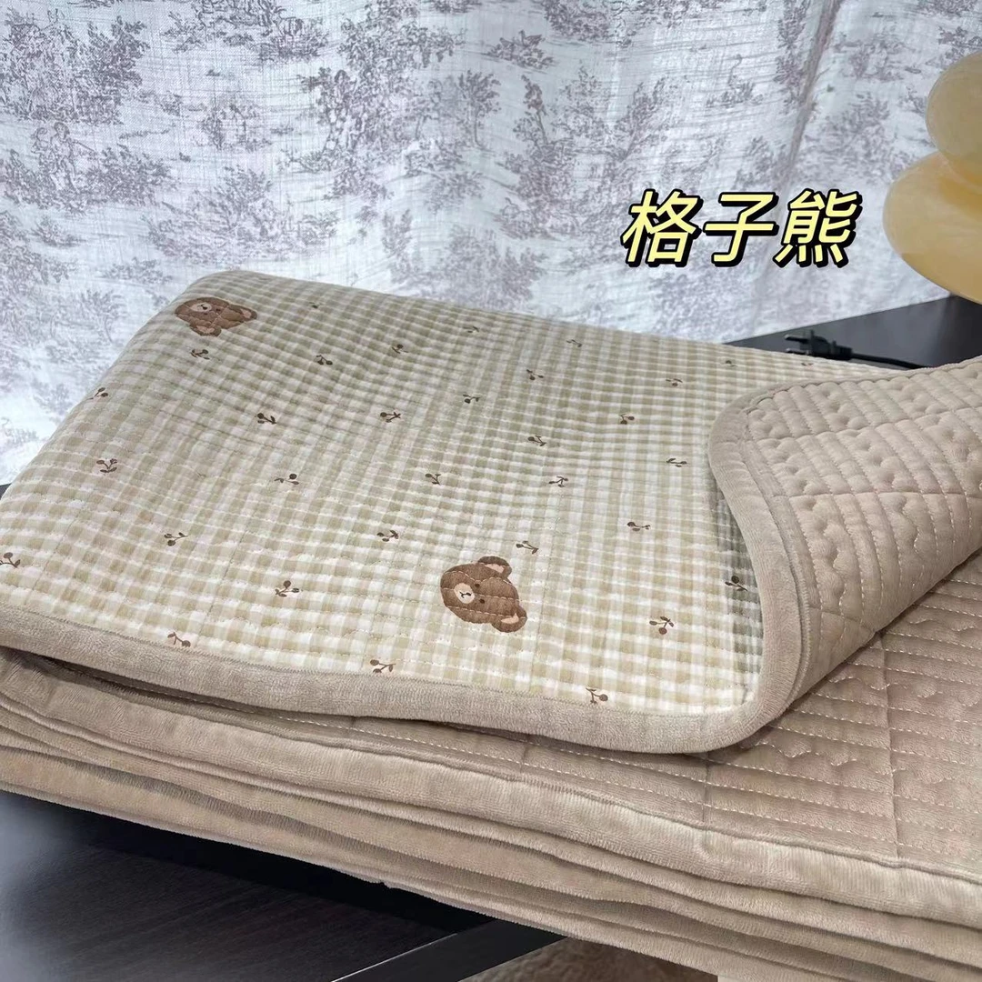 本世家纺 全棉宝宝绒保暖绗缝床盖双面可用夹棉床盖防滑