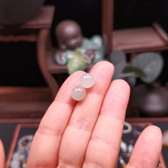 和田玉银S925镶嵌耳饰8mm晴水