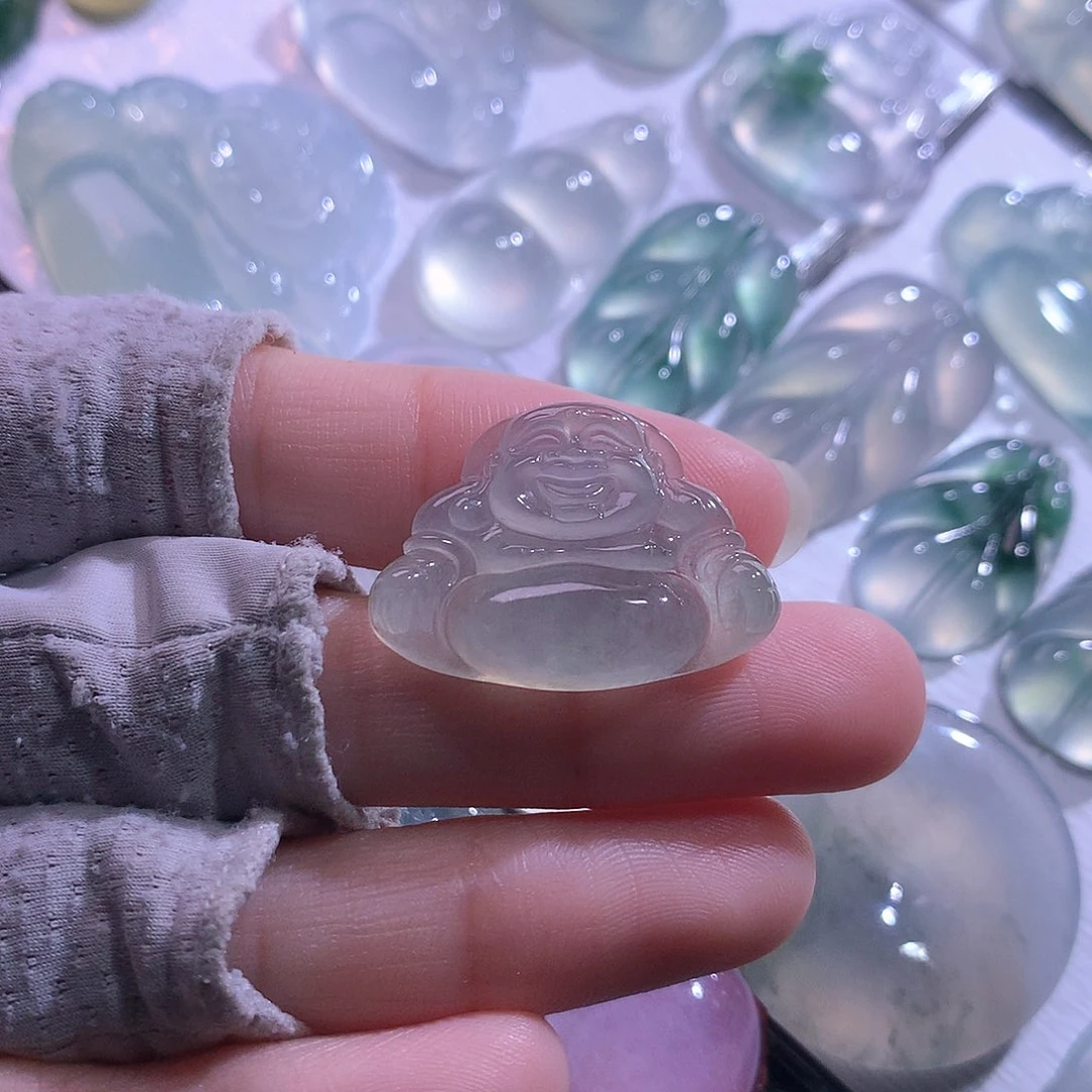 颈饰未镶嵌翡翠佛