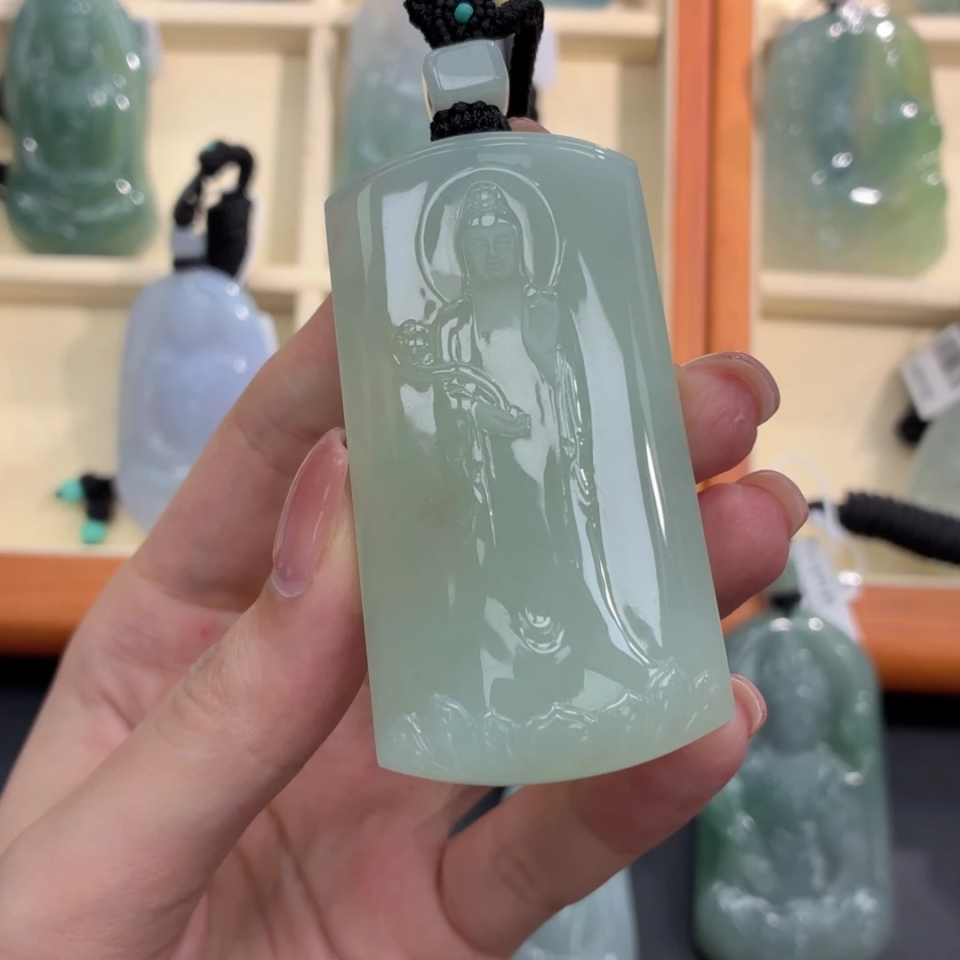 大***镇翡翠未镶嵌颈饰缅甸天然Ａ货翡翠