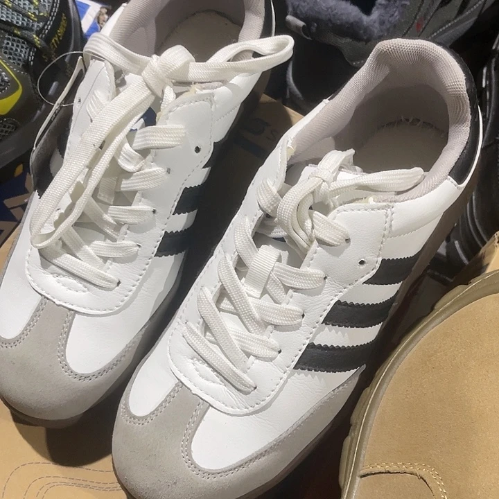 牛毛皮42鞋码。。。。。