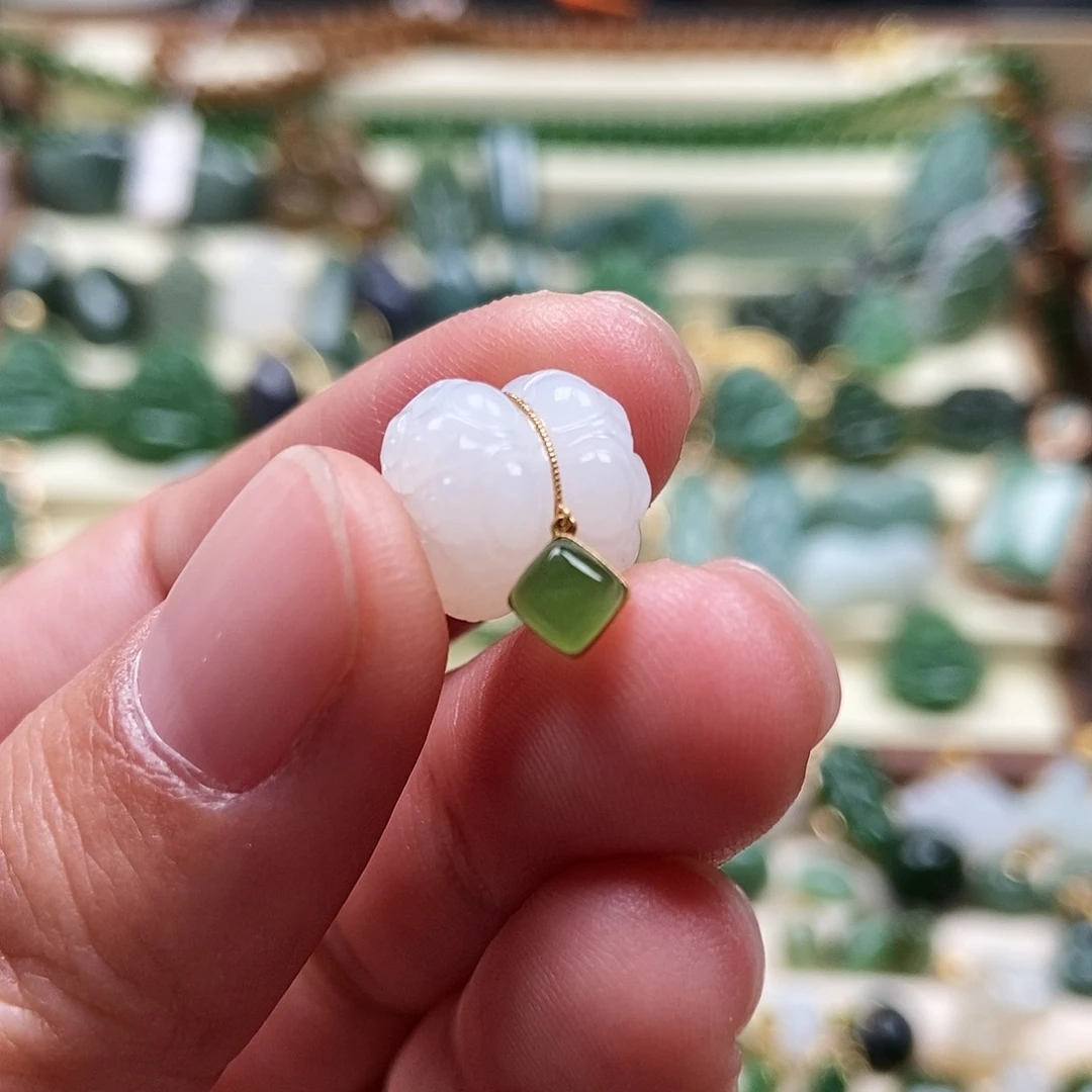 吊坠(不含链)18K金镶嵌和田玉