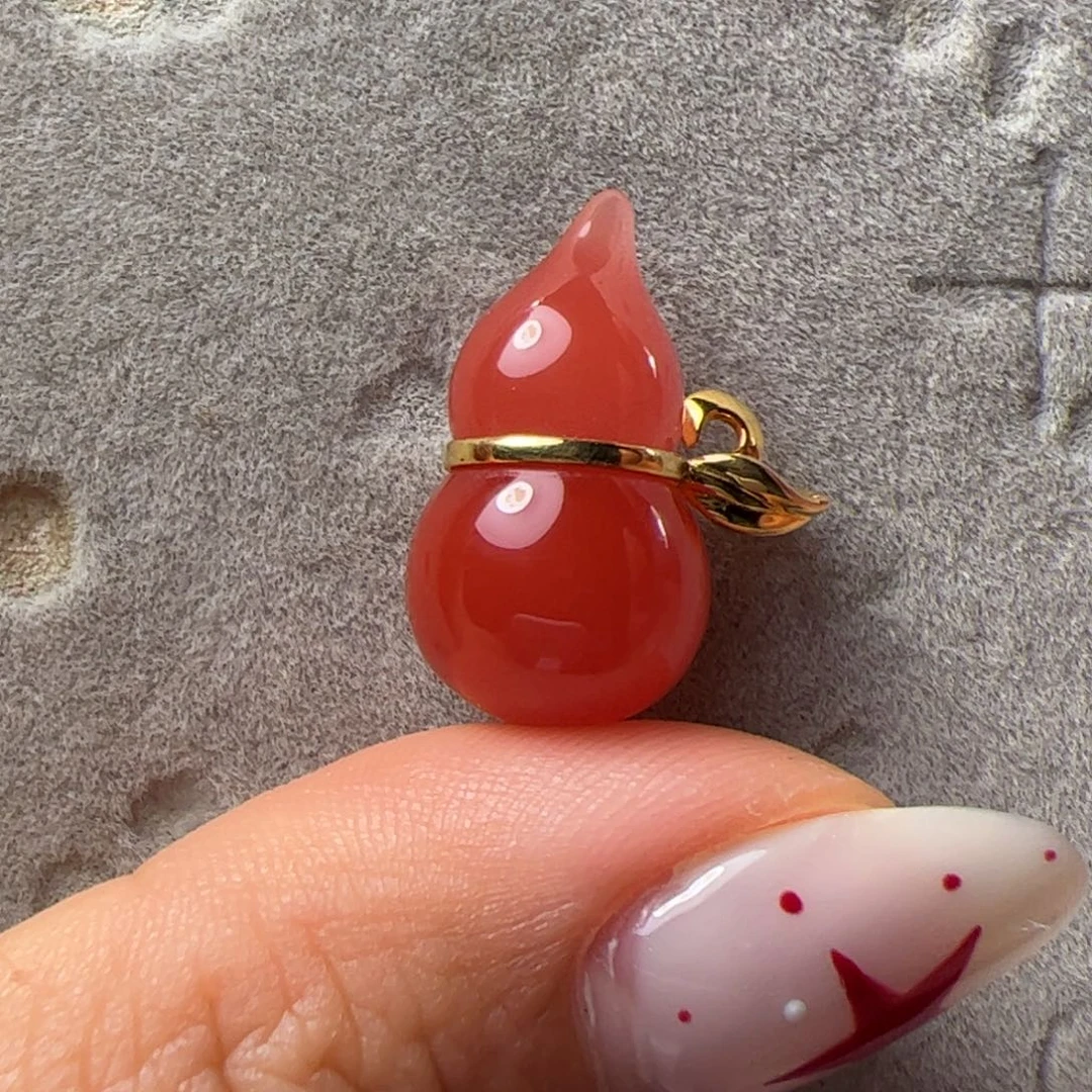 南红玛瑙18K金镶嵌葫芦吊坠