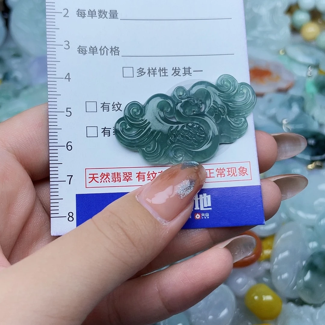 翡翠未镶嵌颈饰68