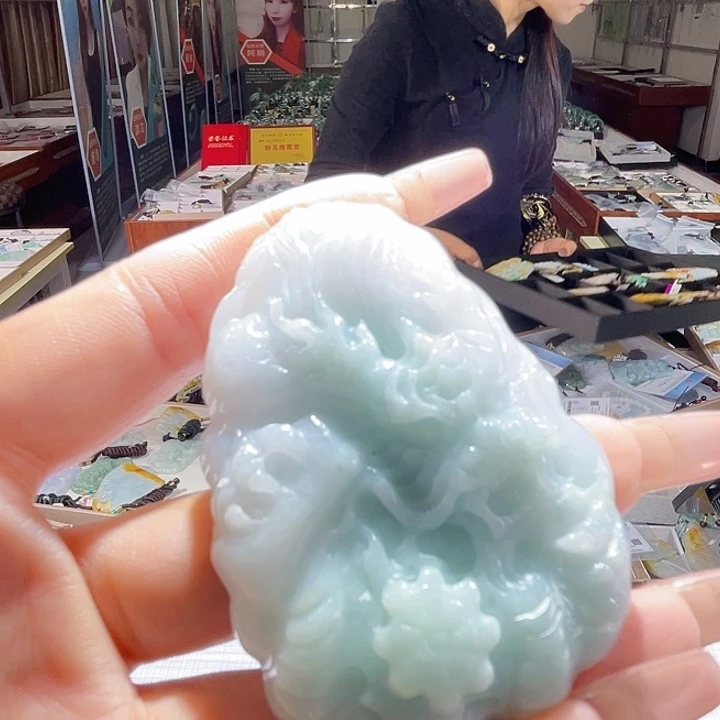 翡翠未镶嵌颈饰一