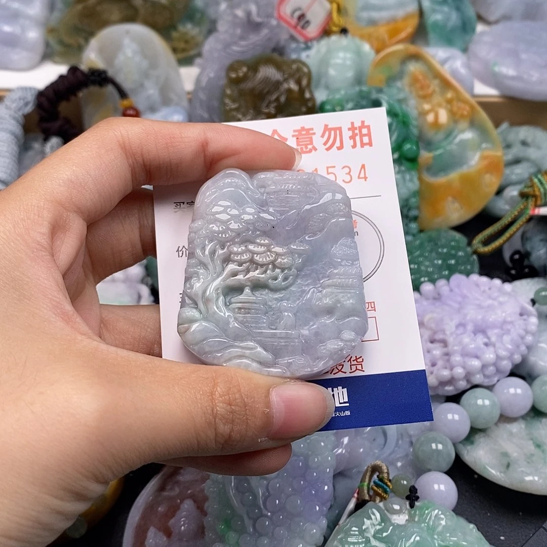 吊坠(不含链)未镶嵌翡翠