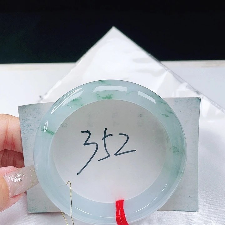 翡翠未镶嵌手镯缅甸翡翠57+