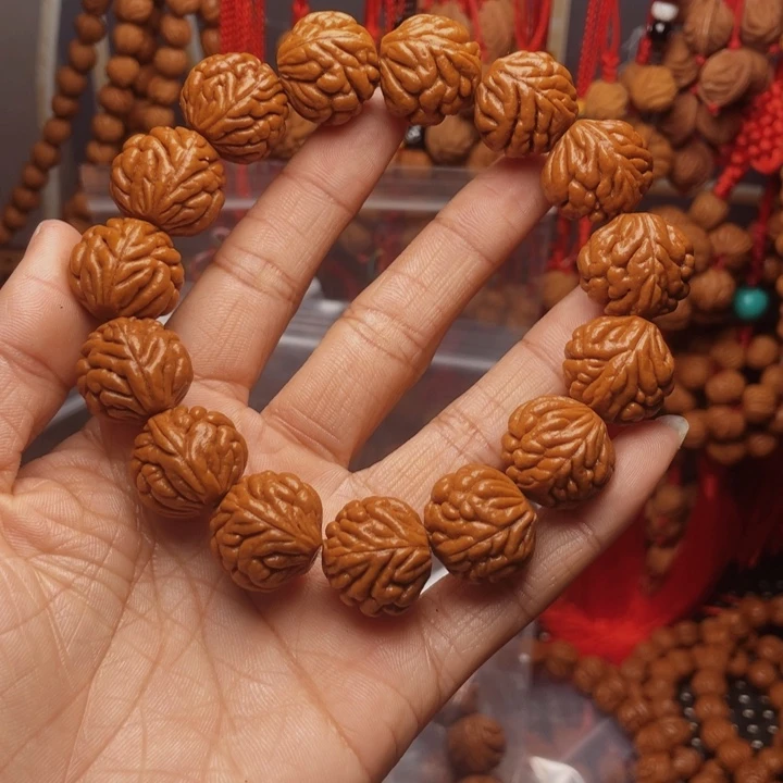 木质类龙纹桃枭挂件