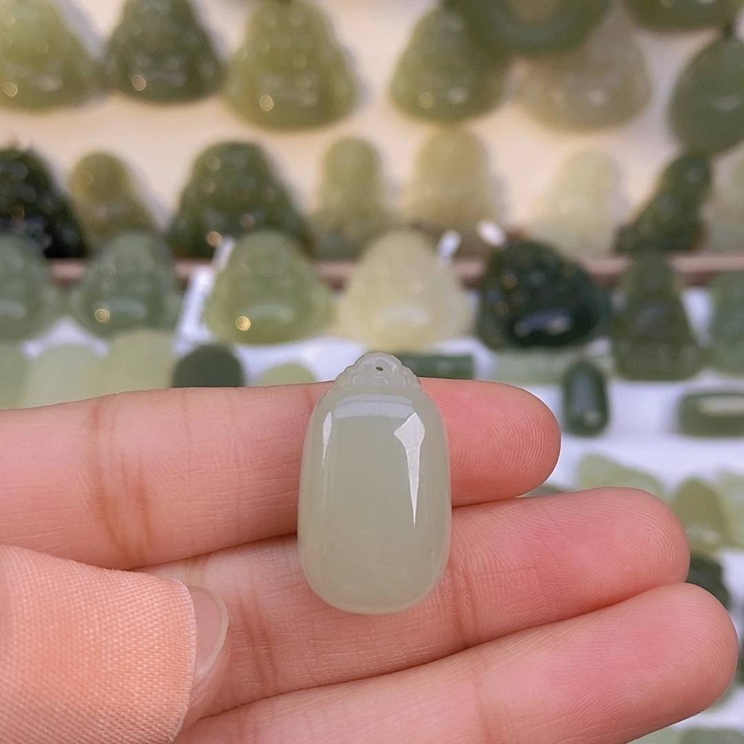 用***9和田玉未镶嵌颈饰