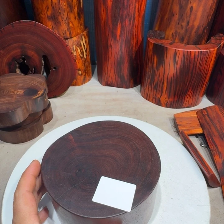 染料紫檀（血檀）遇***”