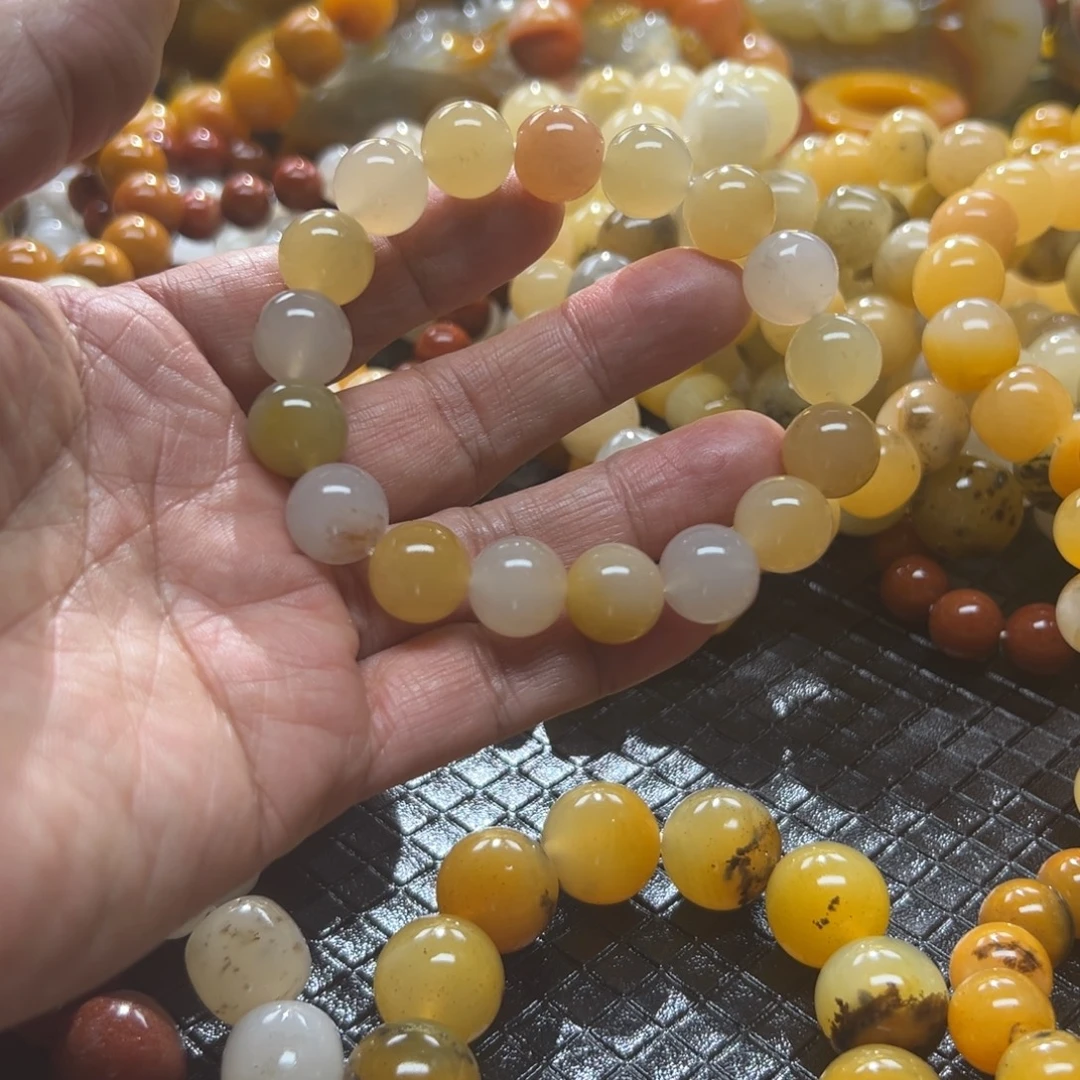 石英质玉未镶嵌颈饰