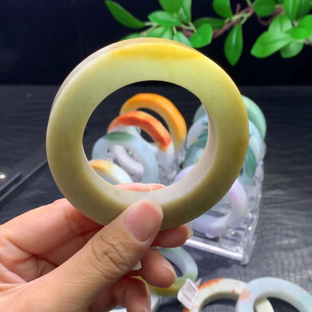 未镶嵌手镯定制翡翠