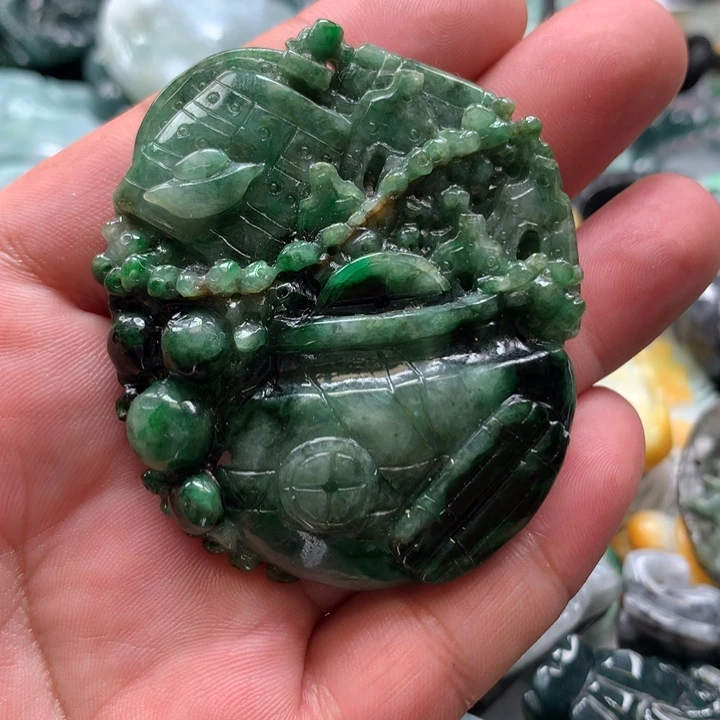 翡翠颈饰未镶嵌保真天然a货翡翠