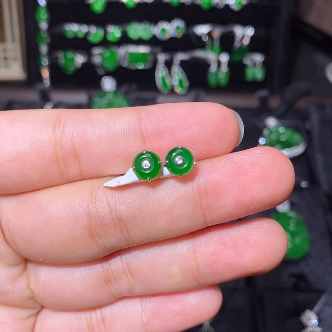 18K金镶嵌翡翠耳饰天然翡翠