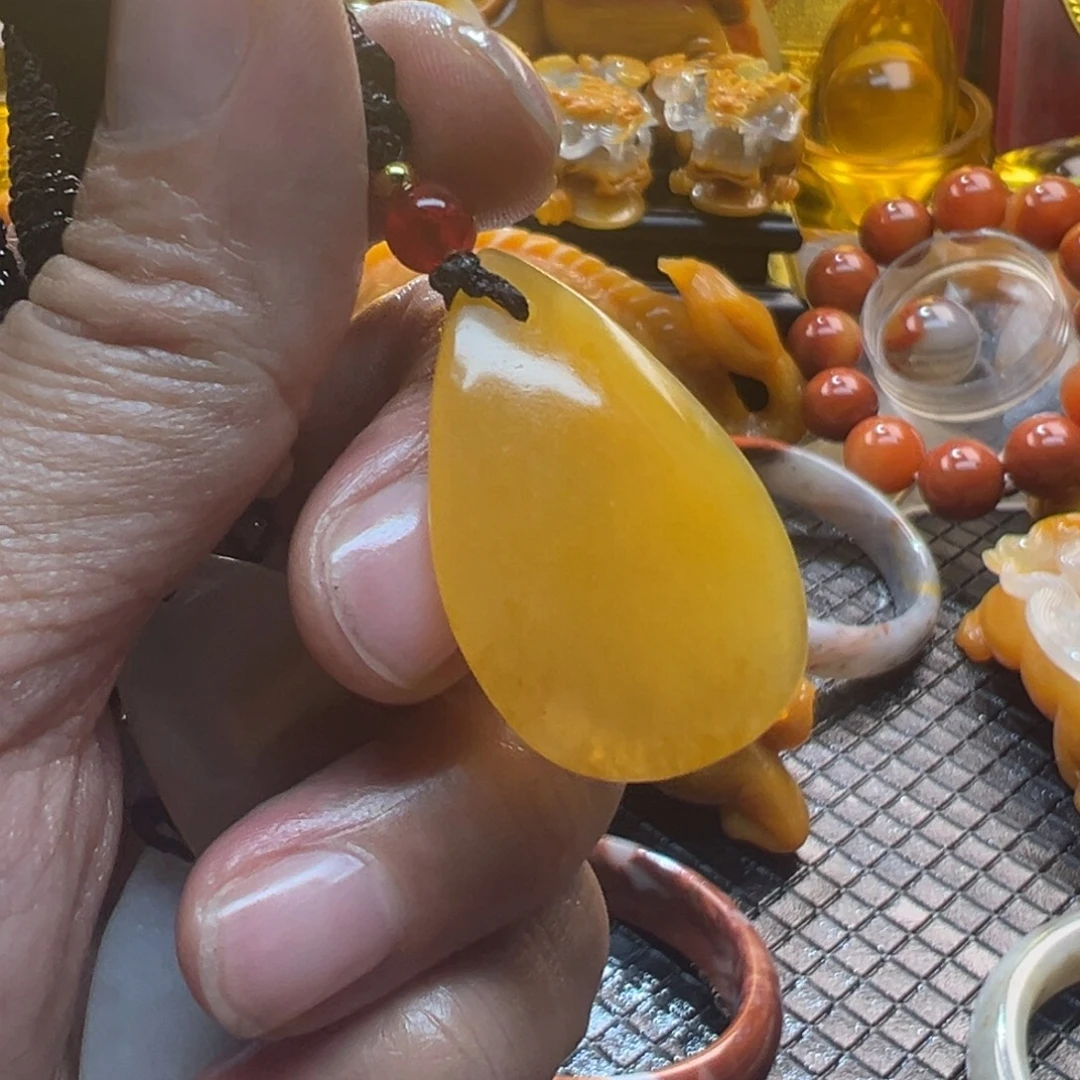 石英质玉未镶嵌颈饰