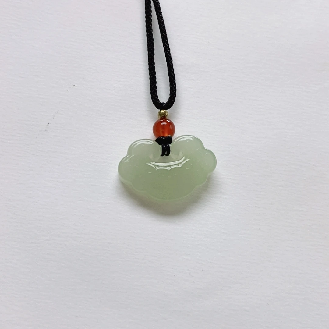 和田玉未镶嵌吊坠(赠链)