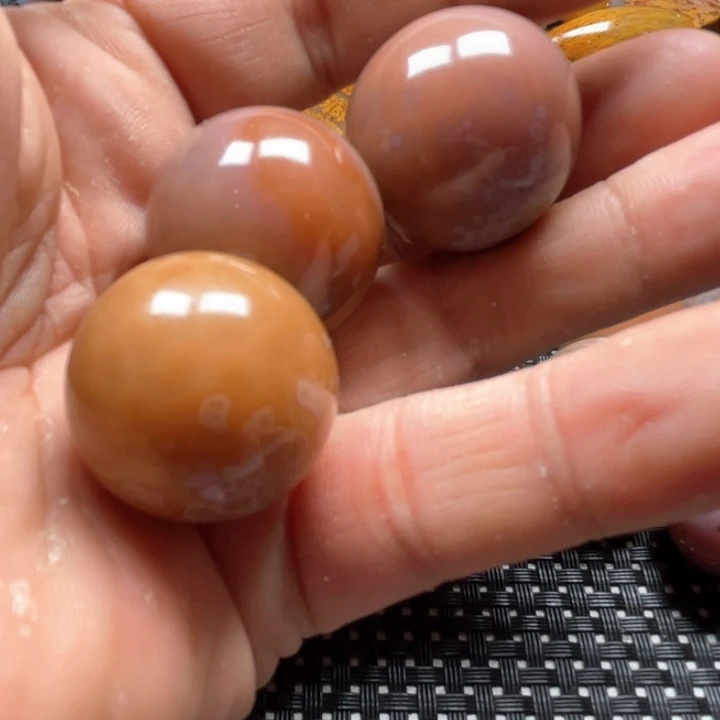 玛瑙/玉髓颈饰未镶嵌小*娃