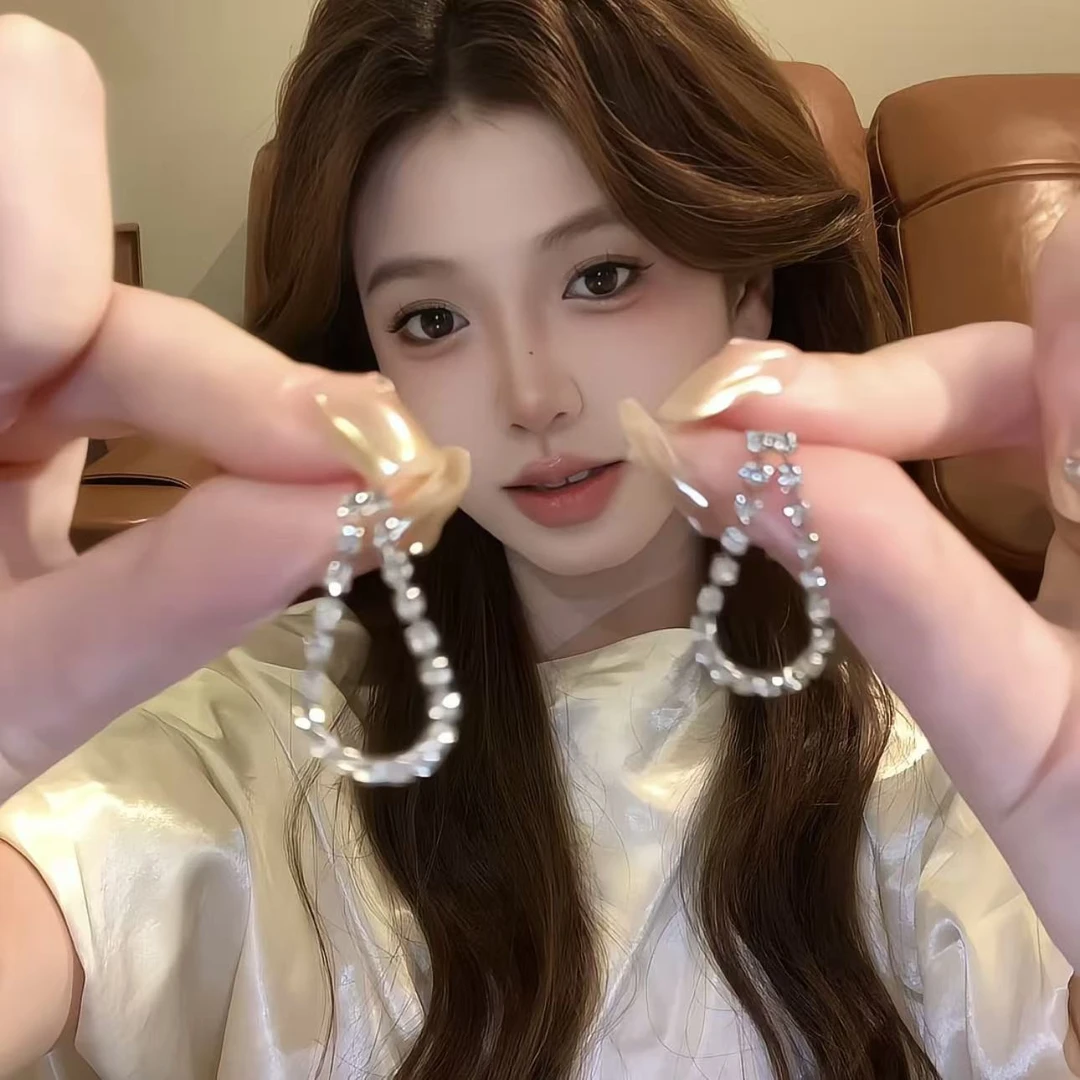 铜合金耳饰 镶钻水滴形耳环时尚百搭高级感耳饰简约优雅时尚耳钉