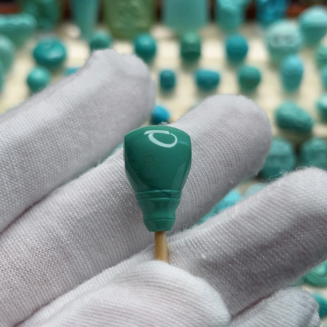 未镶嵌绿松石珠宝奇石